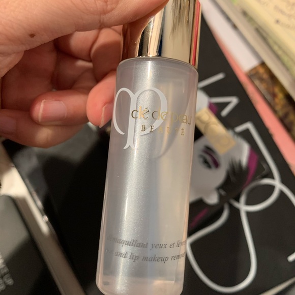 Cle de peau beaute eye and lip makeup remover